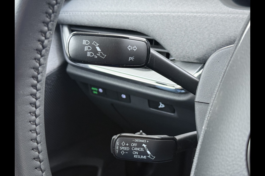 Škoda ENYAQ iV 80 SOH 95% Trekhaak 3-Zone Ecc Stuur+Stoelverwarming Lmv 21" Camera Apple Carplay Android Auto Keyless advanced Pdc Led Privacy Glas P-Assist DAB Isofix Rijstrooksensor 1.000KG Trekgewicht 1e Eigenaar Origineel Nederlandse Auto