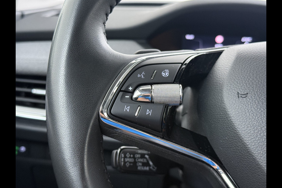Škoda ENYAQ iV 80 SOH 95% Trekhaak 3-Zone Ecc Stuur+Stoelverwarming Lmv 21" Camera Apple Carplay Android Auto Keyless advanced Pdc Led Privacy Glas P-Assist DAB Isofix Rijstrooksensor 1.000KG Trekgewicht 1e Eigenaar Origineel Nederlandse Auto