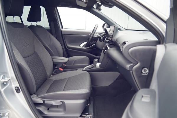 Toyota Yaris Cross 1.5 Hybrid First Edition / 1e Eigenaar / 5dkm NAP / NL-Auto / Camera / Navi / Climate