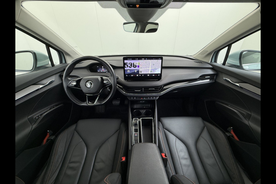 Škoda ENYAQ iV 60 Panoramadak Leder Stuur+Stoel+Achterbankverwarming 3-Zone Ecc Navi Apple Carplay Android Auto Draadloze Telefoonlader SOH 90.6% Elek.Achterklep Privacy Glas Lmv 20" Led Pdc Isofix DAB Lane Assist Dealeronderhouden Origineel Nederlandse Auto Zeer Compleet