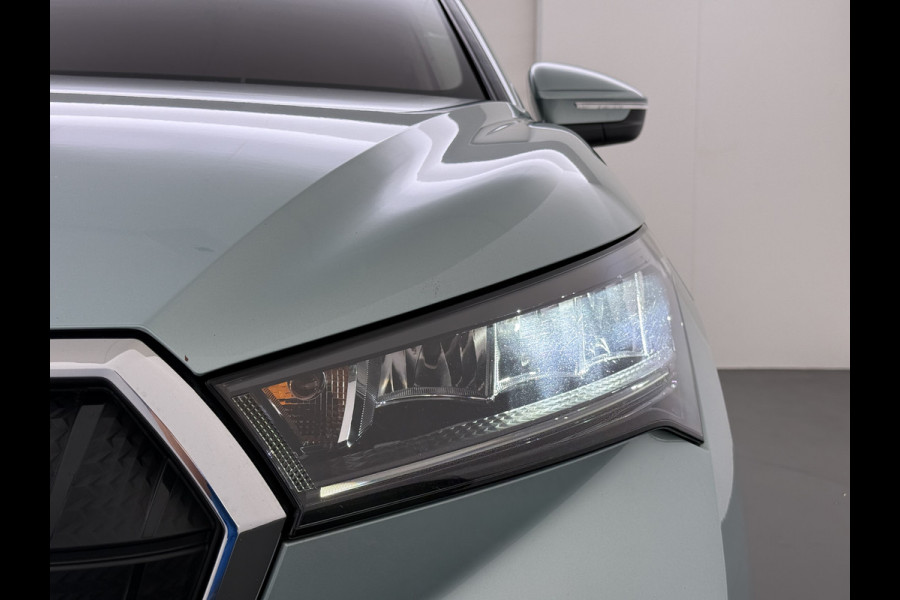Škoda ENYAQ iV 60 Panoramadak Leder Stuur+Stoel+Achterbankverwarming 3-Zone Ecc Navi Apple Carplay Android Auto Draadloze Telefoonlader SOH 90.6% Elek.Achterklep Privacy Glas Lmv 20" Led Pdc Isofix DAB Lane Assist Dealeronderhouden Origineel Nederlandse Auto Zeer Compleet