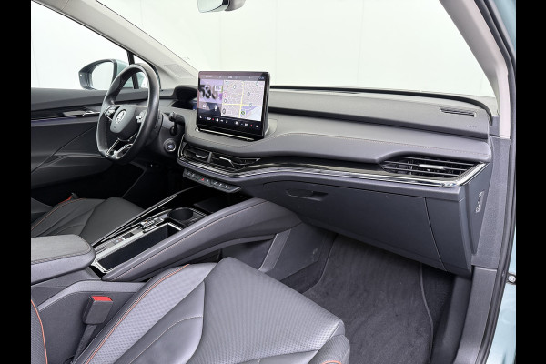 Škoda ENYAQ iV 60 Panoramadak Leder Stuur+Stoel+Achterbankverwarming 3-Zone Ecc Navi Apple Carplay Android Auto Draadloze Telefoonlader SOH 90.6% Elek.Achterklep Privacy Glas Lmv 20" Led Pdc Isofix DAB Lane Assist Dealeronderhouden Origineel Nederlandse Auto Zeer Compleet