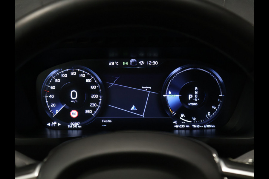 Volvo XC90 2.0 T8 Recharge AWD R-Design 7P [ADAPTIVE CRUISE, HARMAN/KARDON, MEMORY SEATS, TREKHAAK UITKLAPBAAR, STUURVERWARMING, APPLE CARPLAY, ANDROID, SFEERVERLICHTING, STOELVERWARMING, CAMERA, CLIMATE 4-ZONE, KEYLESS ENTRY