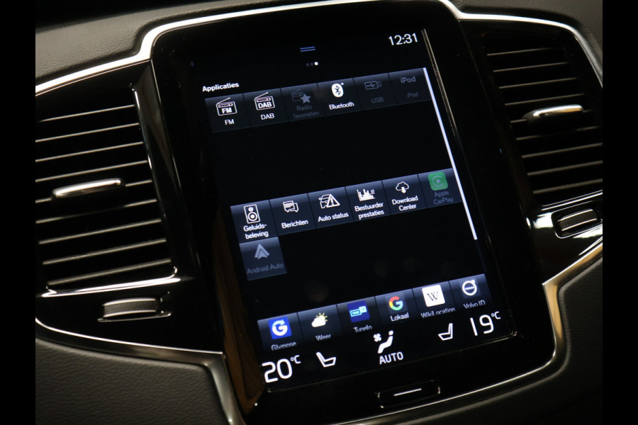 Volvo XC90 2.0 T8 Recharge AWD R-Design 7P [ADAPTIVE CRUISE, HARMAN/KARDON, MEMORY SEATS, TREKHAAK UITKLAPBAAR, STUURVERWARMING, APPLE CARPLAY, ANDROID, SFEERVERLICHTING, STOELVERWARMING, CAMERA, CLIMATE 4-ZONE, KEYLESS ENTRY