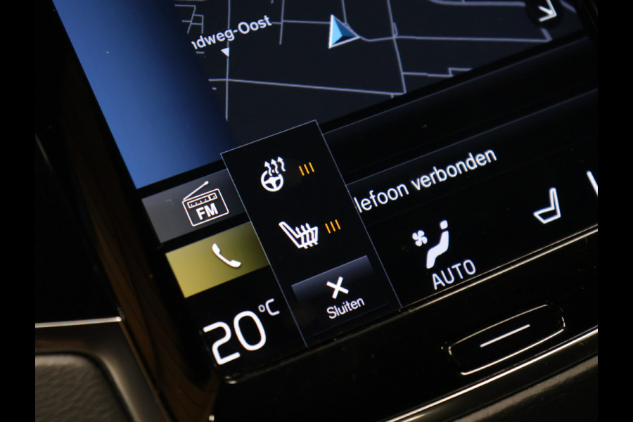 Volvo XC90 2.0 T8 Recharge AWD R-Design 7P [ADAPTIVE CRUISE, HARMAN/KARDON, MEMORY SEATS, TREKHAAK UITKLAPBAAR, STUURVERWARMING, APPLE CARPLAY, ANDROID, SFEERVERLICHTING, STOELVERWARMING, CAMERA, CLIMATE 4-ZONE, KEYLESS ENTRY