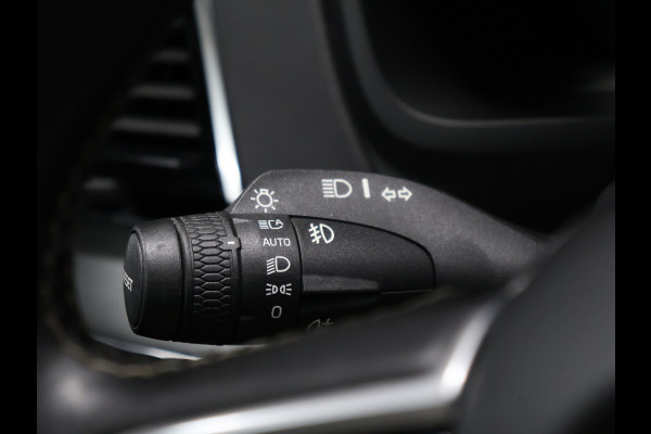 Volvo XC90 2.0 T8 Recharge AWD R-Design 7P [ADAPTIVE CRUISE, HARMAN/KARDON, MEMORY SEATS, TREKHAAK UITKLAPBAAR, STUURVERWARMING, APPLE CARPLAY, ANDROID, SFEERVERLICHTING, STOELVERWARMING, CAMERA, CLIMATE 4-ZONE, KEYLESS ENTRY