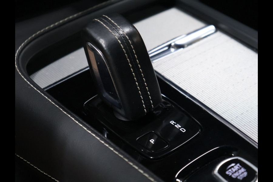 Volvo XC90 2.0 T8 Recharge AWD R-Design 7P [ADAPTIVE CRUISE, HARMAN/KARDON, MEMORY SEATS, TREKHAAK UITKLAPBAAR, STUURVERWARMING, APPLE CARPLAY, ANDROID, SFEERVERLICHTING, STOELVERWARMING, CAMERA, CLIMATE 4-ZONE, KEYLESS ENTRY