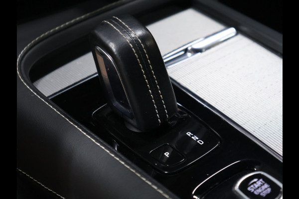 Volvo XC90 2.0 T8 Recharge AWD R-Design 7P [ADAPTIVE CRUISE, HARMAN/KARDON, MEMORY SEATS, TREKHAAK UITKLAPBAAR, STUURVERWARMING, APPLE CARPLAY, ANDROID, SFEERVERLICHTING, STOELVERWARMING, CAMERA, CLIMATE 4-ZONE, KEYLESS ENTRY