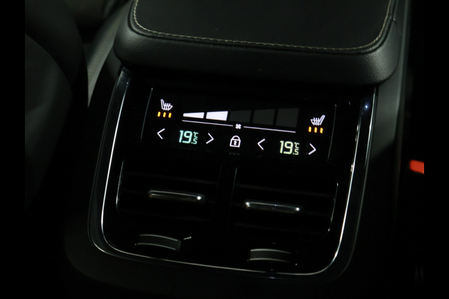 Volvo XC90 2.0 T8 Recharge AWD R-Design 7P [ADAPTIVE CRUISE, HARMAN/KARDON, MEMORY SEATS, TREKHAAK UITKLAPBAAR, STUURVERWARMING, APPLE CARPLAY, ANDROID, SFEERVERLICHTING, STOELVERWARMING, CAMERA, CLIMATE 4-ZONE, KEYLESS ENTRY