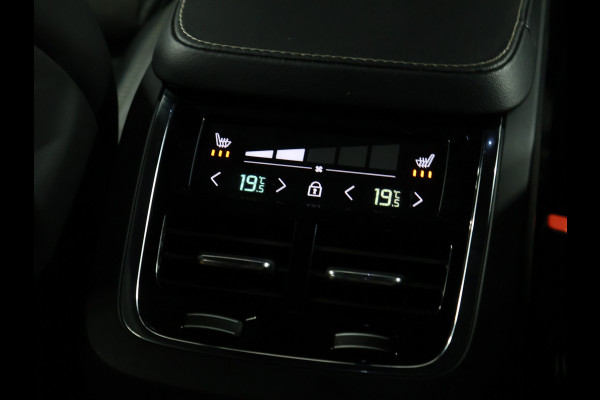 Volvo XC90 2.0 T8 Recharge AWD R-Design 7P [ADAPTIVE CRUISE, HARMAN/KARDON, MEMORY SEATS, TREKHAAK UITKLAPBAAR, STUURVERWARMING, APPLE CARPLAY, ANDROID, SFEERVERLICHTING, STOELVERWARMING, CAMERA, CLIMATE 4-ZONE, KEYLESS ENTRY