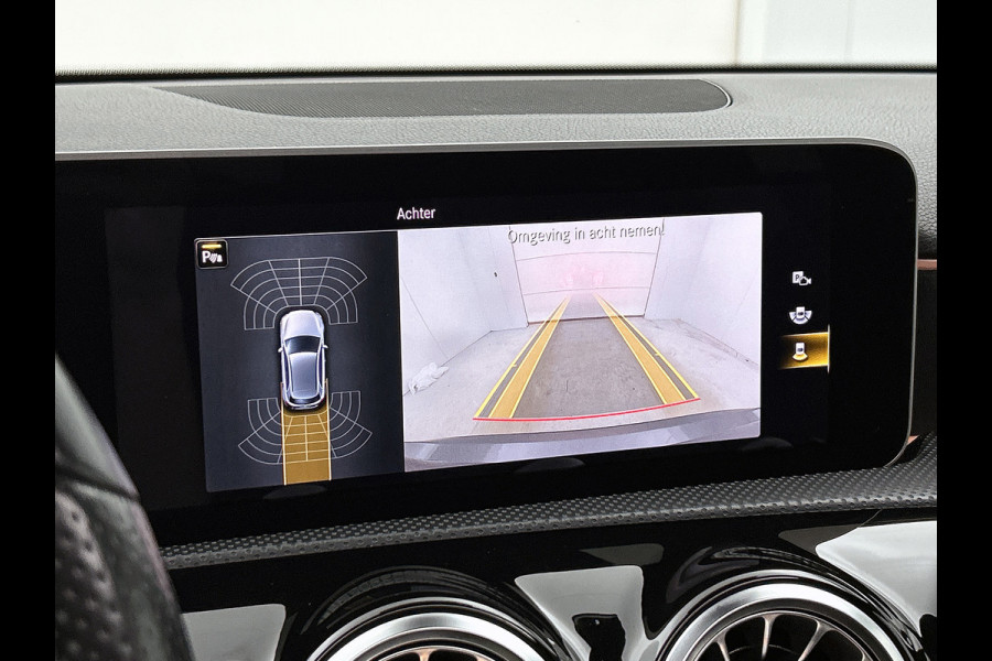 Mercedes-Benz A-Klasse 200 Business Solution AMG(Goed ondH, Panorama, Sfeerverlichting, Lane Assist,Navi, Camera, StoelV, Etc)