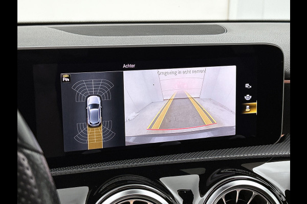 Mercedes-Benz A-Klasse 200 Business Solution AMG(Goed ondH, Panorama, Sfeerverlichting, Lane Assist,Navi, Camera, StoelV, Etc)