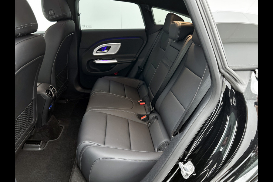 Mercedes-Benz CLA-Klasse Shooting Brake 250+ Business Solution AMG 85 kWh | Nightpakket | Trekhaak | Warmtewerend, donkergetint glas | Massagefunctie | Vast panoramadak | 18 inch vijfspaaks AMG-velgen |