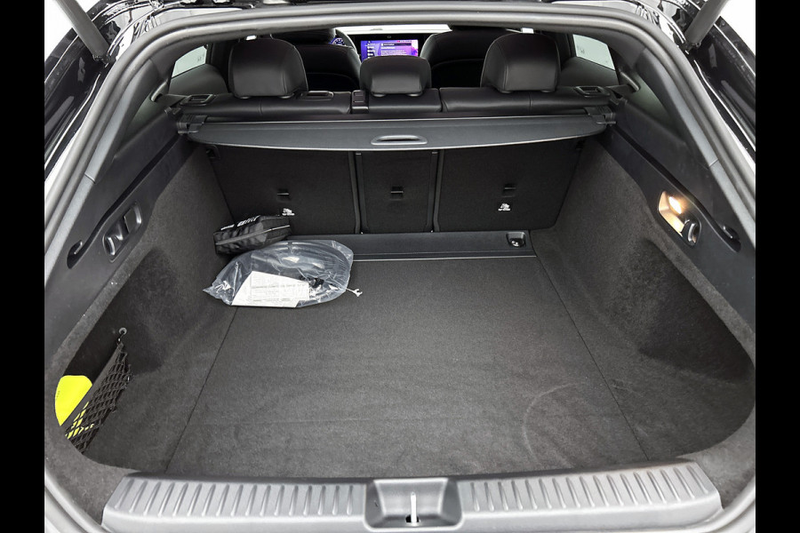 Mercedes-Benz CLA-Klasse Shooting Brake 250+ Business Solution AMG 85 kWh | Nightpakket | Trekhaak | Warmtewerend, donkergetint glas | Massagefunctie | Vast panoramadak | 18 inch vijfspaaks AMG-velgen |