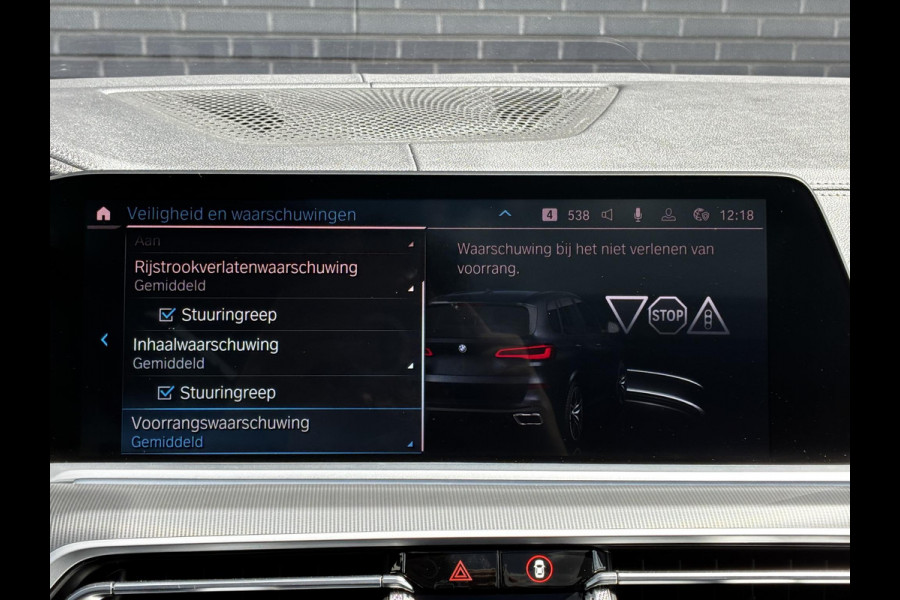 BMW X5 xDrive45e High Executive M Sport Pakket Automaat / Live Cockpit Professional / Panoramadak / Trekhaak / Comfortstoelen / Head-Up Display / Luchtvering / Driving Assistant Professional / Hifi / Stoelverwarming voor+achter /
