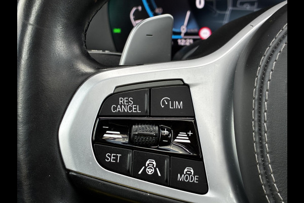 BMW X5 xDrive45e High Executive M Sport Pakket Automaat / Live Cockpit Professional / Panoramadak / Trekhaak / Comfortstoelen / Head-Up Display / Luchtvering / Driving Assistant Professional / Hifi / Stoelverwarming voor+achter /