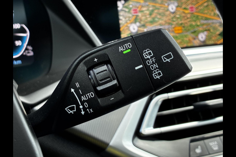 BMW X5 xDrive45e High Executive M Sport Pakket Automaat / Live Cockpit Professional / Panoramadak / Trekhaak / Comfortstoelen / Head-Up Display / Luchtvering / Driving Assistant Professional / Hifi / Stoelverwarming voor+achter /