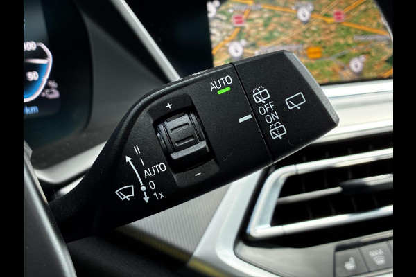 BMW X5 xDrive45e High Executive M Sport Pakket Automaat / Live Cockpit Professional / Panoramadak / Trekhaak / Comfortstoelen / Head-Up Display / Luchtvering / Driving Assistant Professional / Hifi / Stoelverwarming voor+achter /