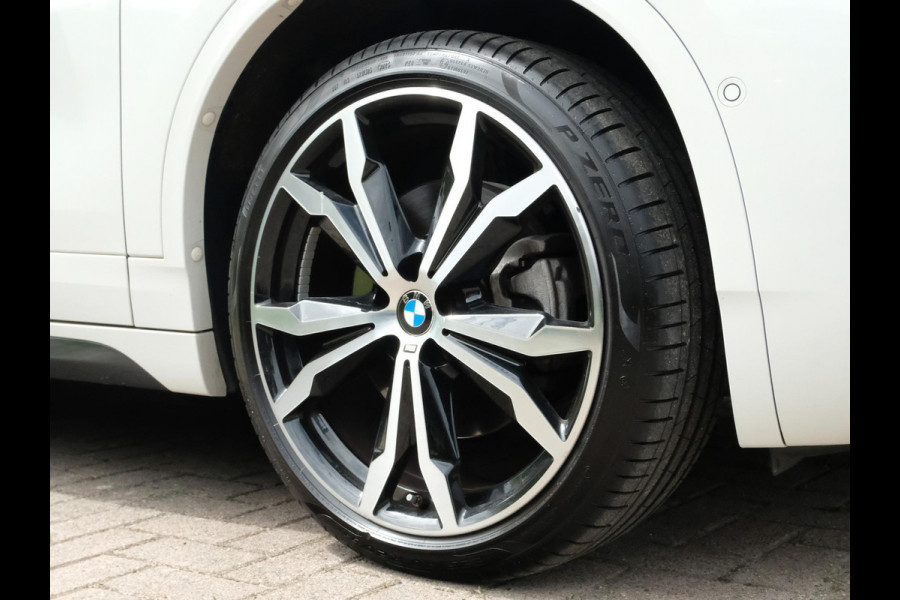 BMW X2 sDrive20i High Executive 190 PK | Panorama dak | Stoelverwarming | Vol lederen bekleding | CarPlay| Elektrische klep | LED verlichting | Lichtmetalen velgen | Achteruitrijcamera |