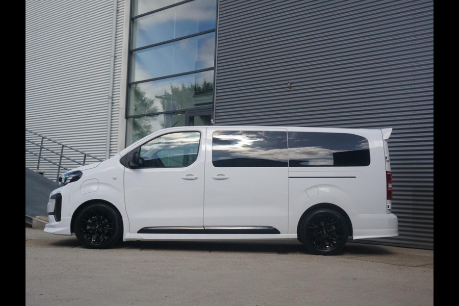 Opel Vivaro-e Dubbele Cabine 75kWh | STX Sport | Mooiste  bus van NL (!) | Lederen bekleding | Spoilerpakket | 18 inch Lichtmetalen velgen | Dynamic Comfort NAV Pakket | Winterpakket | 2x schuifdeur | Betimmering | Comfortstoelen |
