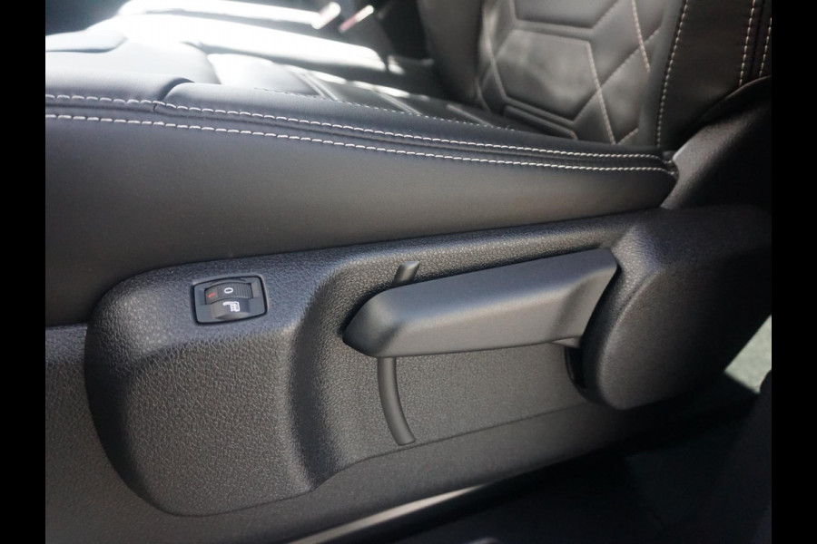Opel Vivaro-e Dubbele Cabine 75kWh | STX Sport | Mooiste  bus van NL (!) | Lederen bekleding | Spoilerpakket | 18 inch Lichtmetalen velgen | Dynamic Comfort NAV Pakket | Winterpakket | 2x schuifdeur | Betimmering | Comfortstoelen |