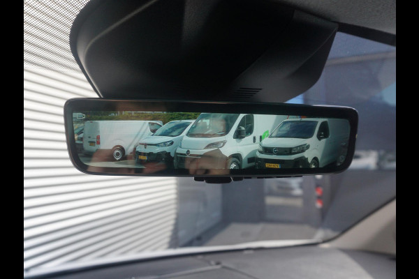 Opel Vivaro-e Dubbele Cabine 75kWh | STX Sport | Mooiste  bus van NL (!) | Lederen bekleding | Spoilerpakket | 18 inch Lichtmetalen velgen | Dynamic Comfort NAV Pakket | Winterpakket | 2x schuifdeur | Betimmering | Comfortstoelen |