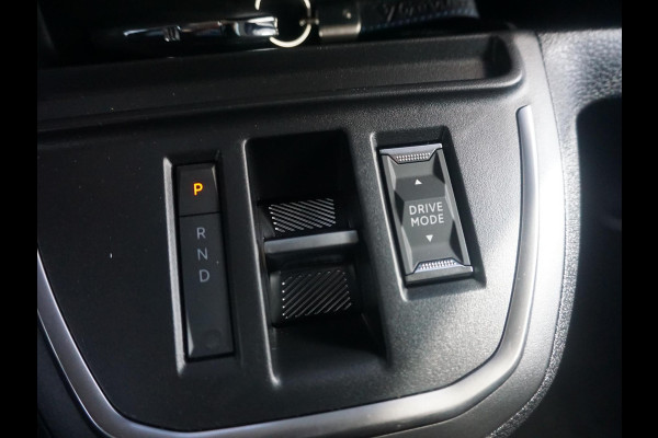 Opel Vivaro-e Dubbele Cabine 75kWh | STX Sport | Mooiste  bus van NL (!) | Lederen bekleding | Spoilerpakket | 18 inch Lichtmetalen velgen | Dynamic Comfort NAV Pakket | Winterpakket | 2x schuifdeur | Betimmering | Comfortstoelen |