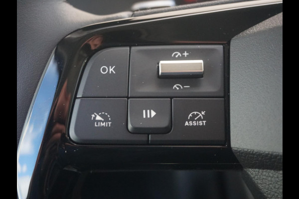 Opel Vivaro-e Dubbele Cabine 75kWh | STX Sport | Mooiste  bus van NL (!) | Lederen bekleding | Spoilerpakket | 18 inch Lichtmetalen velgen | Dynamic Comfort NAV Pakket | Winterpakket | 2x schuifdeur | Betimmering | Comfortstoelen |