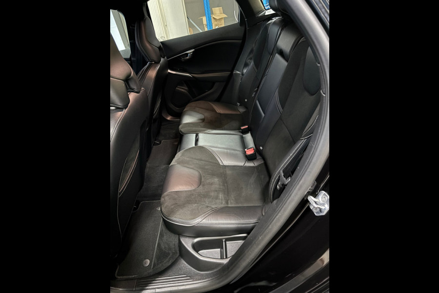 Volvo V40 2.0 T4 Business Sport Navi | Clima | Cruise | PDC | Trekhaak