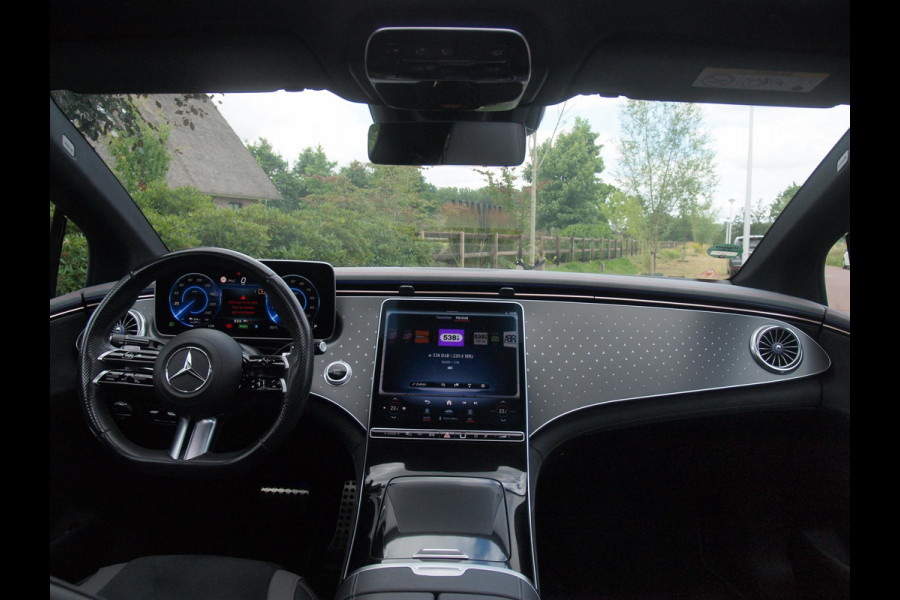 Mercedes-Benz EQE 350+ Launch Edition AMG Line 91 kWh | Panoramadak | Burmester | Camera | Sfeerverlichting | ACC |