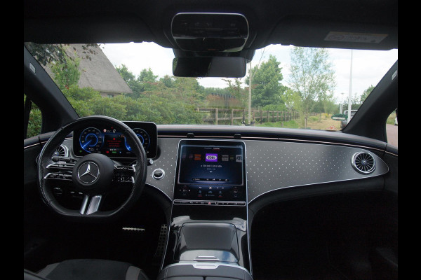 Mercedes-Benz EQE 350+ Launch Edition AMG Line 91 kWh | Panoramadak | Burmester | Camera | Sfeerverlichting | ACC |