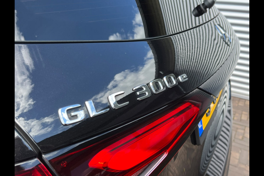 Mercedes-Benz GLC 300e 4MATIC AMG Line PANORAMADAK