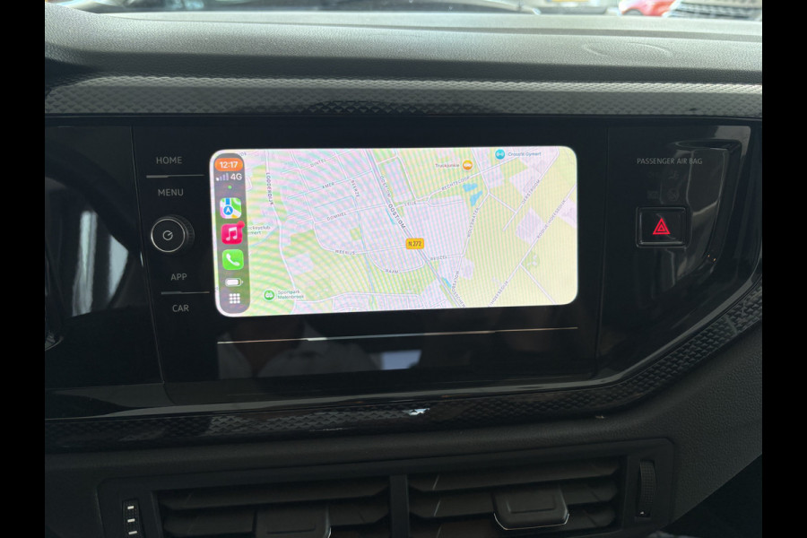 Volkswagen Polo 1.0 TSI Life Edition Achteruitrijcamera - Airco - Apple carplay - Draadloze telefoonoplader - Parkeersensor achter - Radio - Licht metalen velgen 15 inch - Navigatie - Radio - Cruise control - Elektrische ramen - Bluetooth - Led verlichting - Regensensor - start/stop systeem - stuurwiel multifunctioneel - Stoffen bekleding