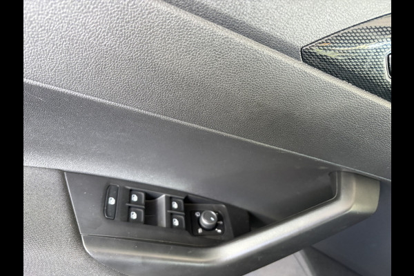Volkswagen Polo 1.0 TSI Life Edition Achteruitrijcamera - Airco - Apple carplay - Draadloze telefoonoplader - Parkeersensor achter - Radio - Licht metalen velgen 15 inch - Navigatie - Radio - Cruise control - Elektrische ramen - Bluetooth - Led verlichting - Regensensor - start/stop systeem - stuurwiel multifunctioneel - Stoffen bekleding