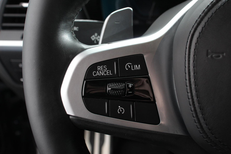 BMW X3 xDrive30e 292pk Hybrid Steptronic M Sport Navigatie Apple Carplay/Android Auto Parkeersensoren Camera Panoramadak Adaptive Cruise Control Adaptieve LED-koplampen Sound-systeem Harman-Kardon Climatronic