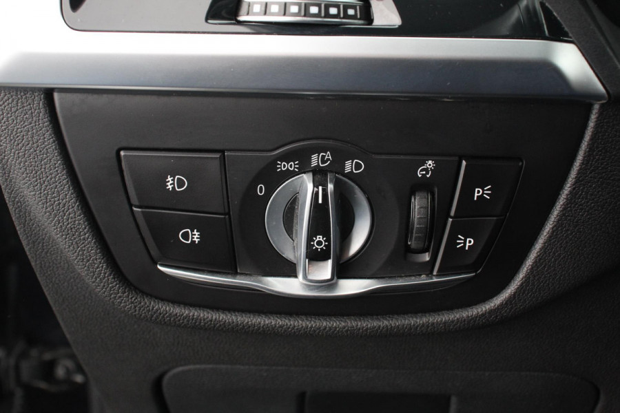 BMW X3 xDrive30e 292pk Hybrid Steptronic M Sport Navigatie Apple Carplay/Android Auto Parkeersensoren Camera Panoramadak Adaptive Cruise Control Adaptieve LED-koplampen Sound-systeem Harman-Kardon Climatronic