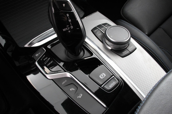 BMW X3 xDrive30e 292pk Hybrid Steptronic M Sport Navigatie Apple Carplay/Android Auto Parkeersensoren Camera Panoramadak Adaptive Cruise Control Adaptieve LED-koplampen Sound-systeem Harman-Kardon Climatronic