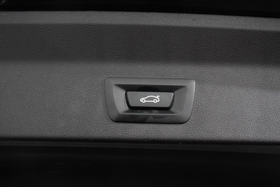 BMW X3 xDrive30e 292pk Hybrid Steptronic M Sport Navigatie Apple Carplay/Android Auto Parkeersensoren Camera Panoramadak Adaptive Cruise Control Adaptieve LED-koplampen Sound-systeem Harman-Kardon Climatronic