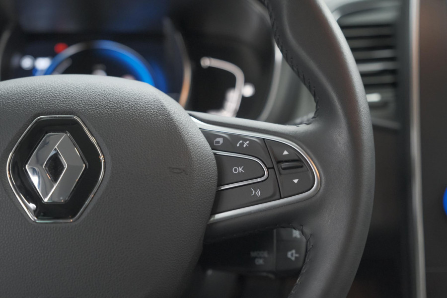 Renault Scénic TCe 140 EDC Limited | Camera | Stoelverwarming | Navigatie | Apple Carplay