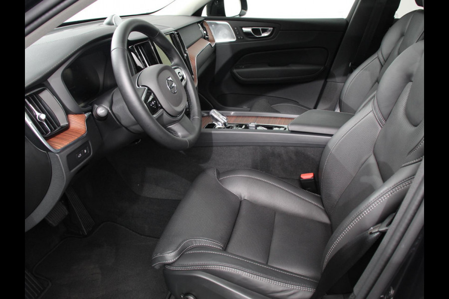 Volvo XC60 2.0 T6 398pk Plug-in hybrid AWD Ultimate Dark Bowers &Wilkins Premium Sound system Navigatie Google Panorama dak Camera Extra Getint glas Stoelen met massage functie