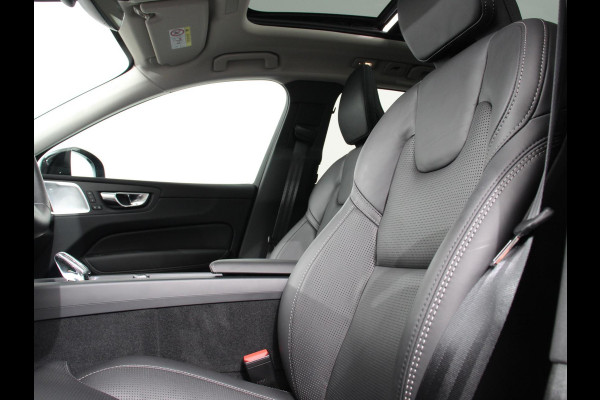 Volvo XC60 2.0 T6 398pk Plug-in hybrid AWD Ultimate Dark Bowers &Wilkins Premium Sound system Navigatie Google Panorama dak Camera Extra Getint glas Stoelen met massage functie