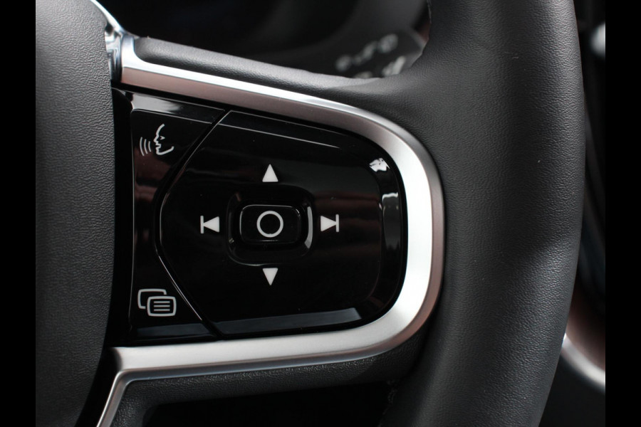 Volvo XC60 2.0 T6 398pk Plug-in hybrid AWD Ultimate Dark Bowers &Wilkins Premium Sound system Navigatie Google Panorama dak Camera Extra Getint glas Stoelen met massage functie