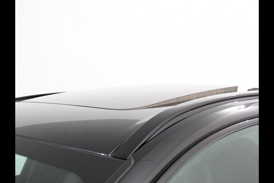 Volvo XC60 2.0 T6 398pk Plug-in hybrid AWD Ultimate Dark Bowers &Wilkins Premium Sound system Navigatie Google Panorama dak Camera Extra Getint glas Stoelen met massage functie