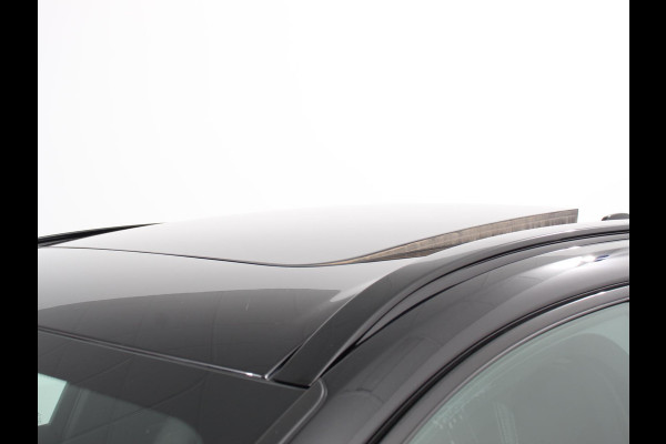 Volvo XC60 2.0 T6 398pk Plug-in hybrid AWD Ultimate Dark Bowers &Wilkins Premium Sound system Navigatie Google Panorama dak Camera Extra Getint glas Stoelen met massage functie