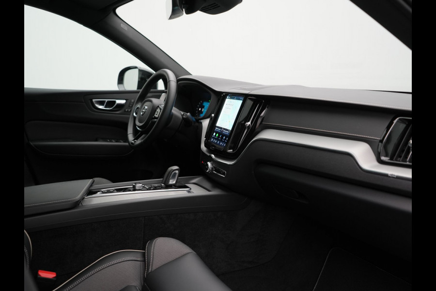 Volvo XC60 T8 AWD R-Design LONG RANGE PHEV 455pk Dealer O.H. | Trekhaak Af Fabriek | Panodak | Adaptive Cruise | 360 Camera | Harman / Kardon | Keyless | Stuur Verwarmd | Google Assistent | Apple Carplay | DAB |