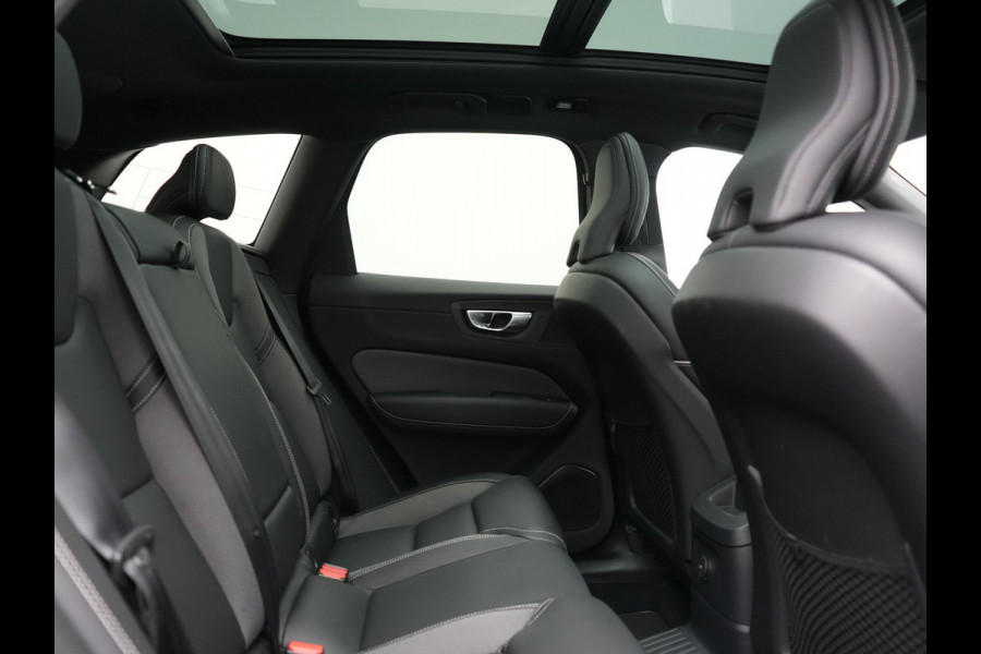 Volvo XC60 T8 AWD R-Design LONG RANGE PHEV 455pk Dealer O.H. | Trekhaak Af Fabriek | Panodak | Adaptive Cruise | 360 Camera | Harman / Kardon | Keyless | Stuur Verwarmd | Google Assistent | Apple Carplay | DAB |