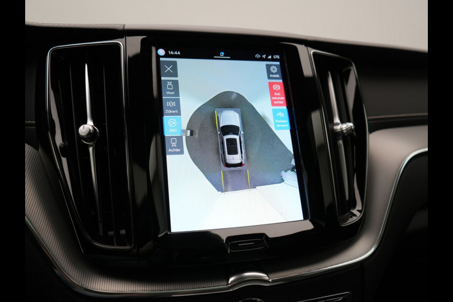 Volvo XC60 T8 AWD R-Design LONG RANGE PHEV 455pk Dealer O.H. | Trekhaak Af Fabriek | Panodak | Adaptive Cruise | 360 Camera | Harman / Kardon | Keyless | Stuur Verwarmd | Google Assistent | Apple Carplay | DAB |