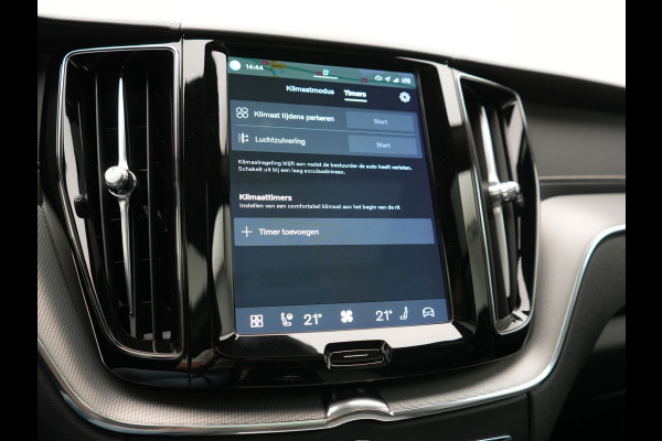Volvo XC60 T8 AWD R-Design LONG RANGE PHEV 455pk Dealer O.H. | Trekhaak Af Fabriek | Panodak | Adaptive Cruise | 360 Camera | Harman / Kardon | Keyless | Stuur Verwarmd | Google Assistent | Apple Carplay | DAB |