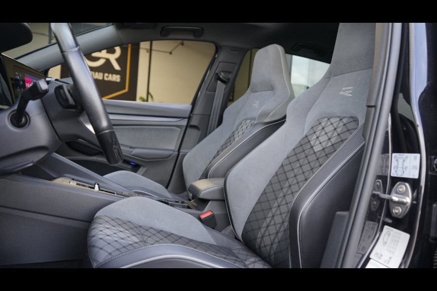 Volkswagen Golf VIII 1.5 eTSI R-Line ACC|AMBIANCE|CAMERA|IQ LIGHT|KEYLESS|MODE|PANORAMA|STOELVERWARMING