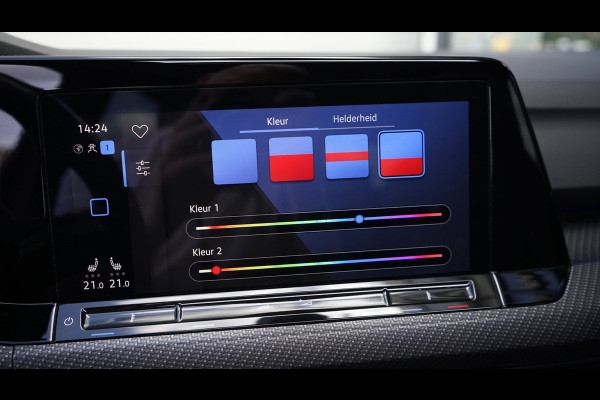 Volkswagen Golf VIII 1.5 eTSI R-Line ACC|AMBIANCE|CAMERA|IQ LIGHT|KEYLESS|MODE|PANORAMA|STOELVERWARMING
